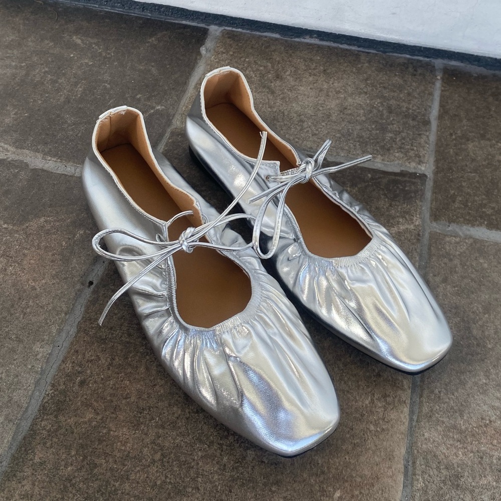 SILVER BALLET FLATS